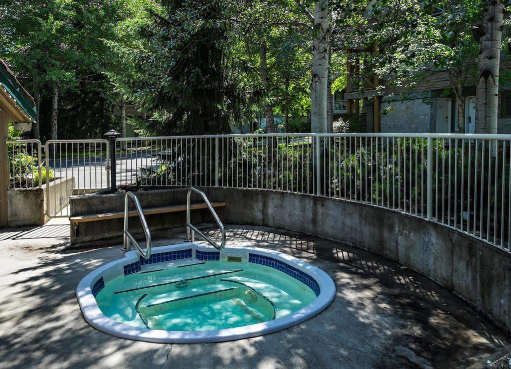 Westwind Properties At Valhalla Whistler Exterior photo